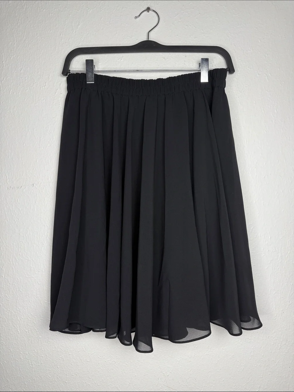 Vintage Valerie Steven’s Black Elastic Waist Midi Skirt